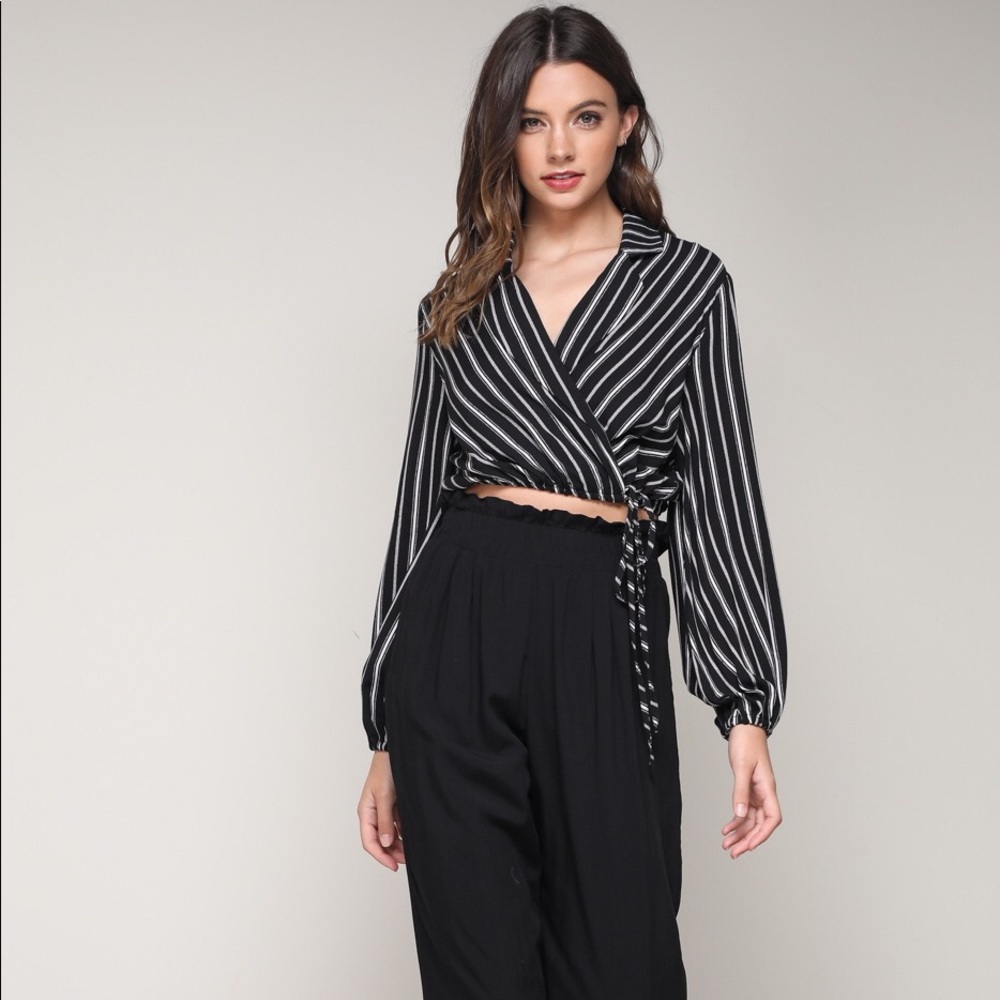 Black stripe crop top